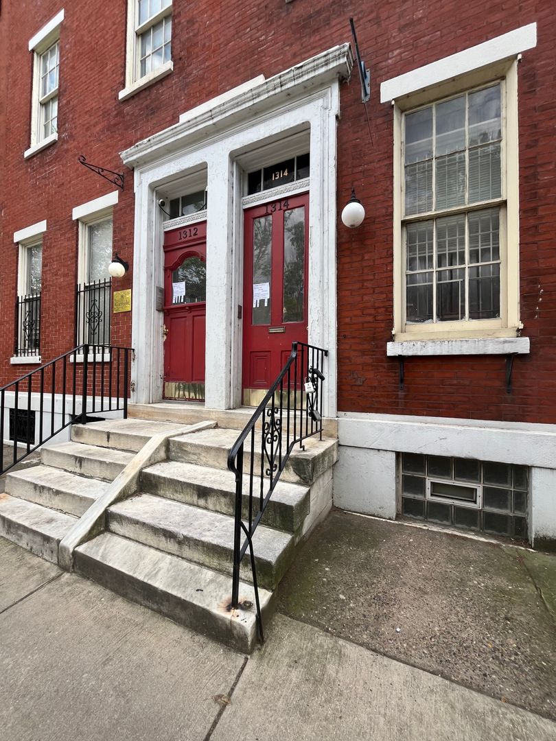 Phila Apartment: 1314 Pine St