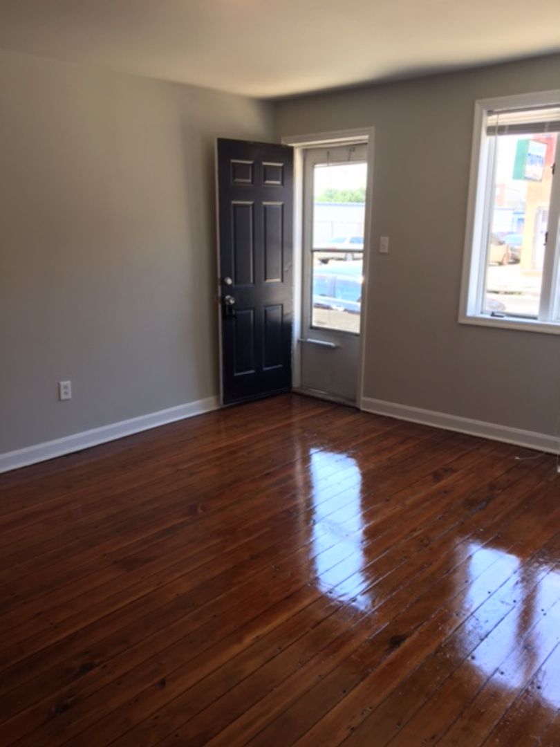 Philadelphia Apartment: 2445 East Huntingdon Street