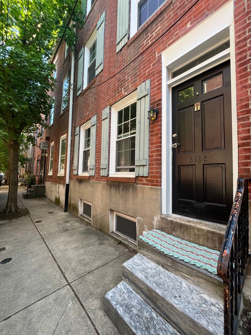 Phila House: 2132 Naudain Street