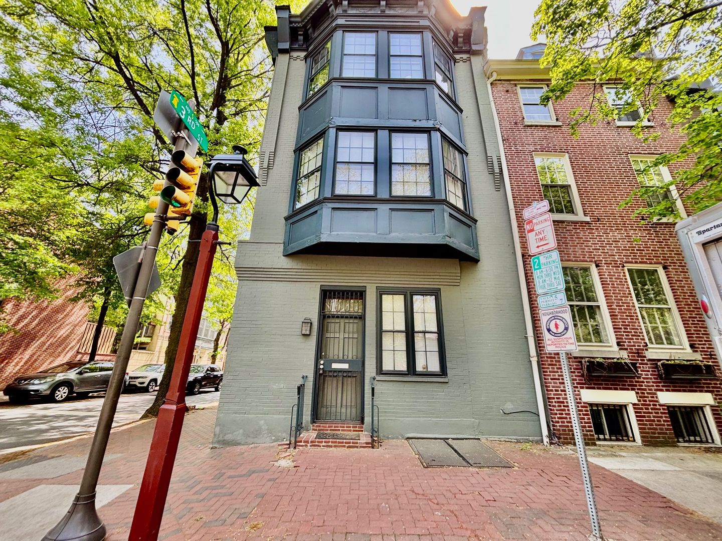 Philadelphia House: 300 Lombard Street