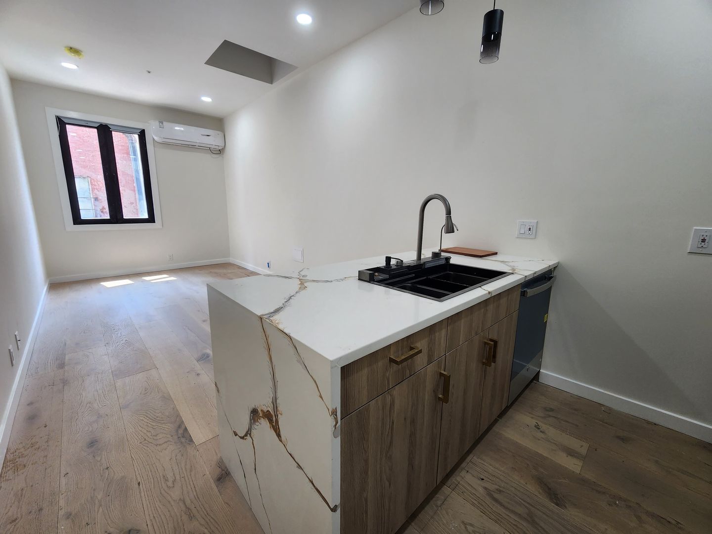 Philadelphia Apartment: 2006 Chestnut Street - 2B