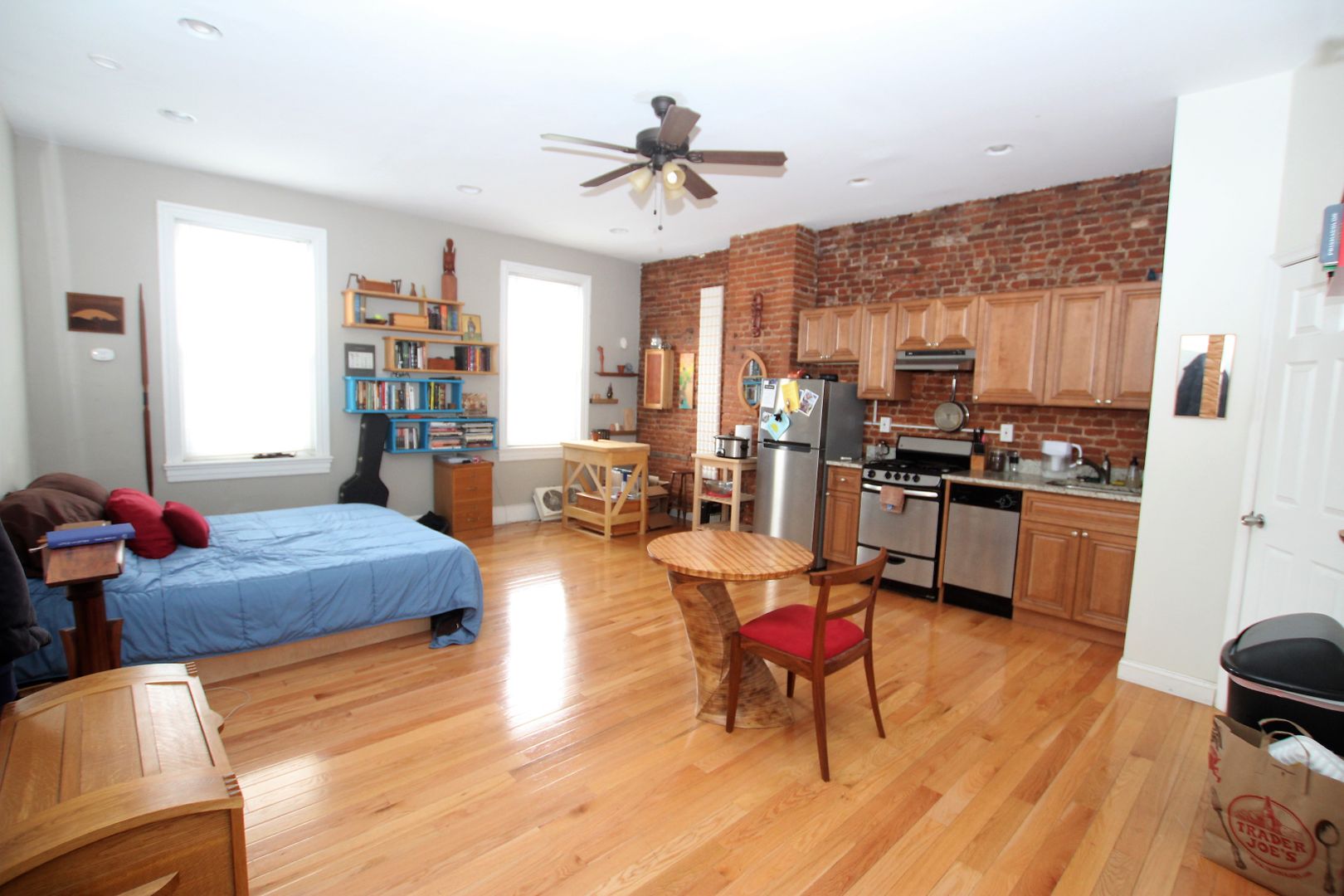 Philadelphia Apartment: 960 North 5th Street 2F