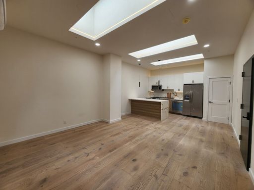 2 Bedroom Apartment – 2006 Chestnut Street - 2A, Philadelphia, PA 19103