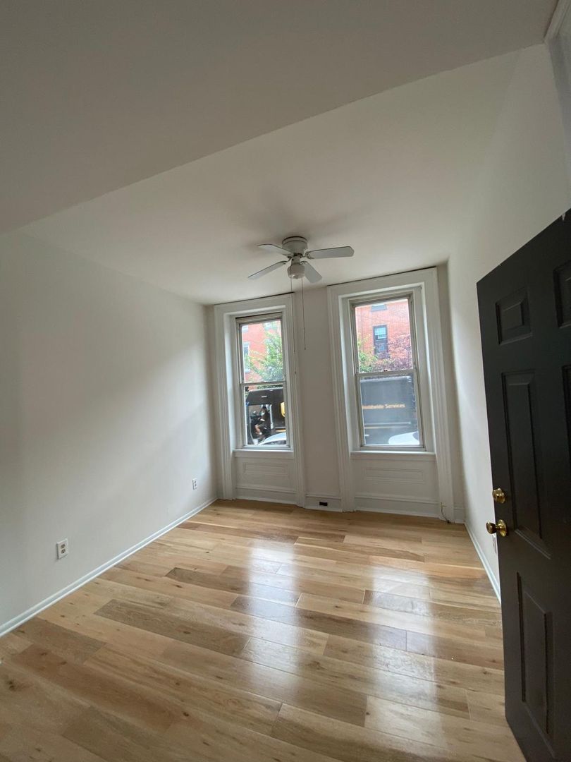 Philadelphia Apartment: 845 North 26th Street 1F