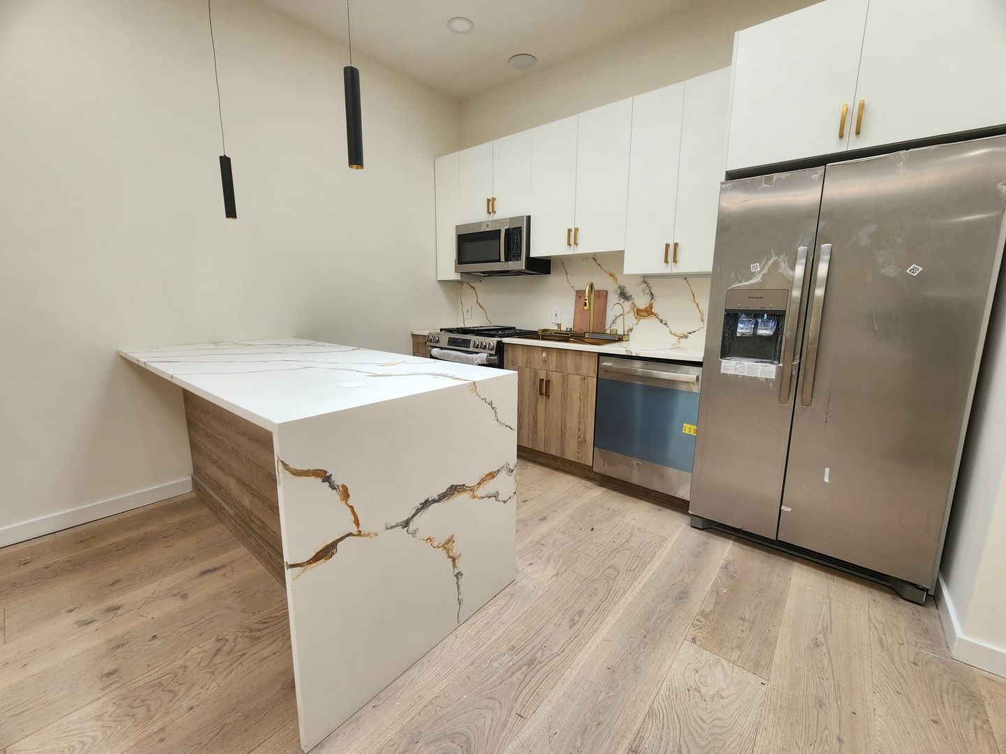 Philadelphia Apartment: 2006 Chestnut Street - 2A