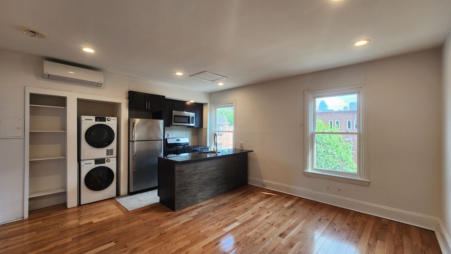 Philadelphia Apartment: 2109 Spring Garden Street 3F