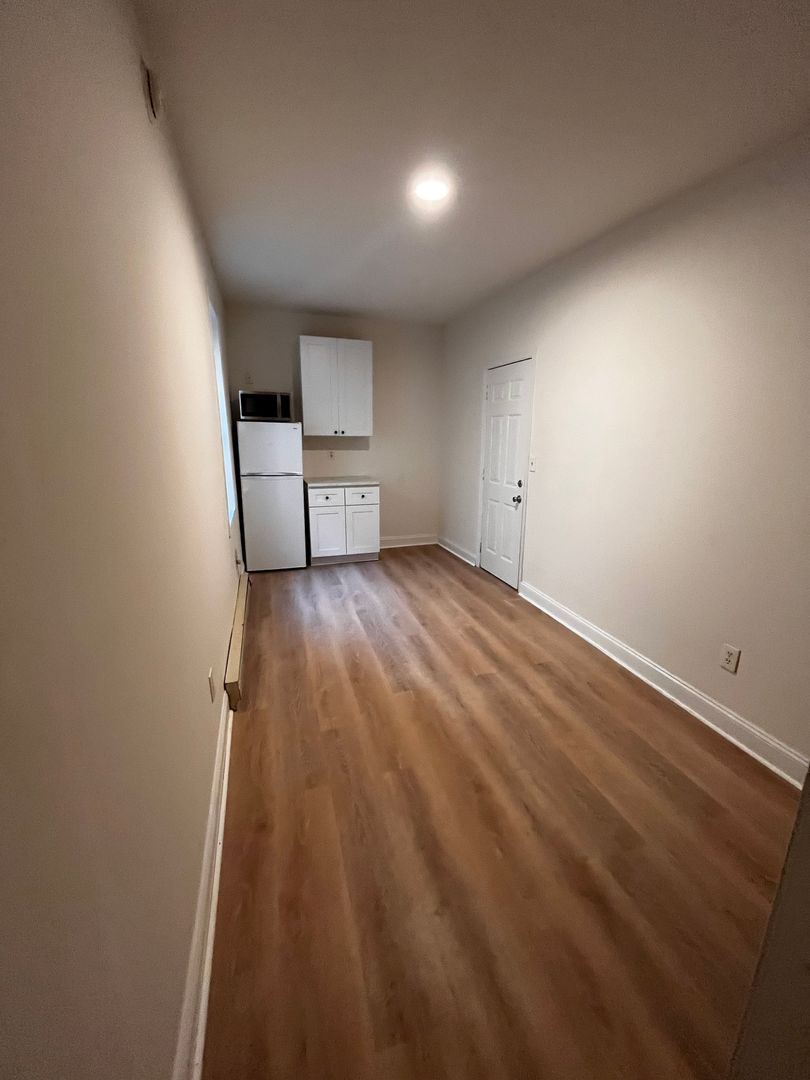 Philadelphia Apartment: 452 East Girard Ave- Unit 103