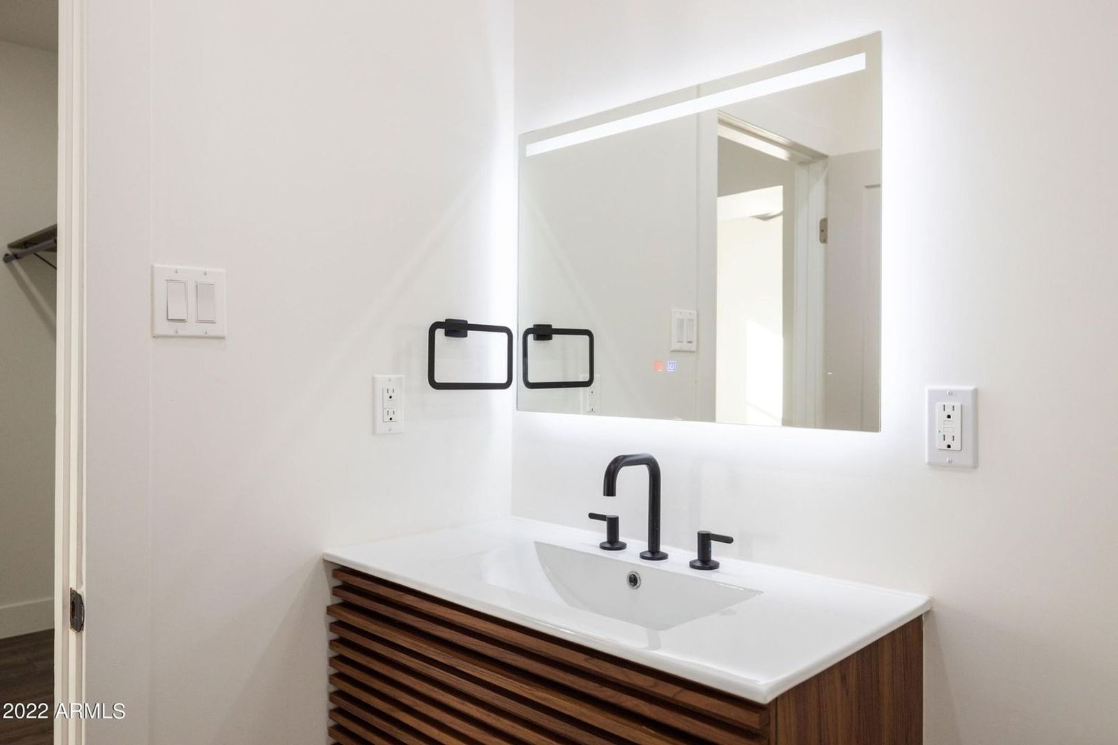 Phoenix Apartment: 326 N. 17th Dr.