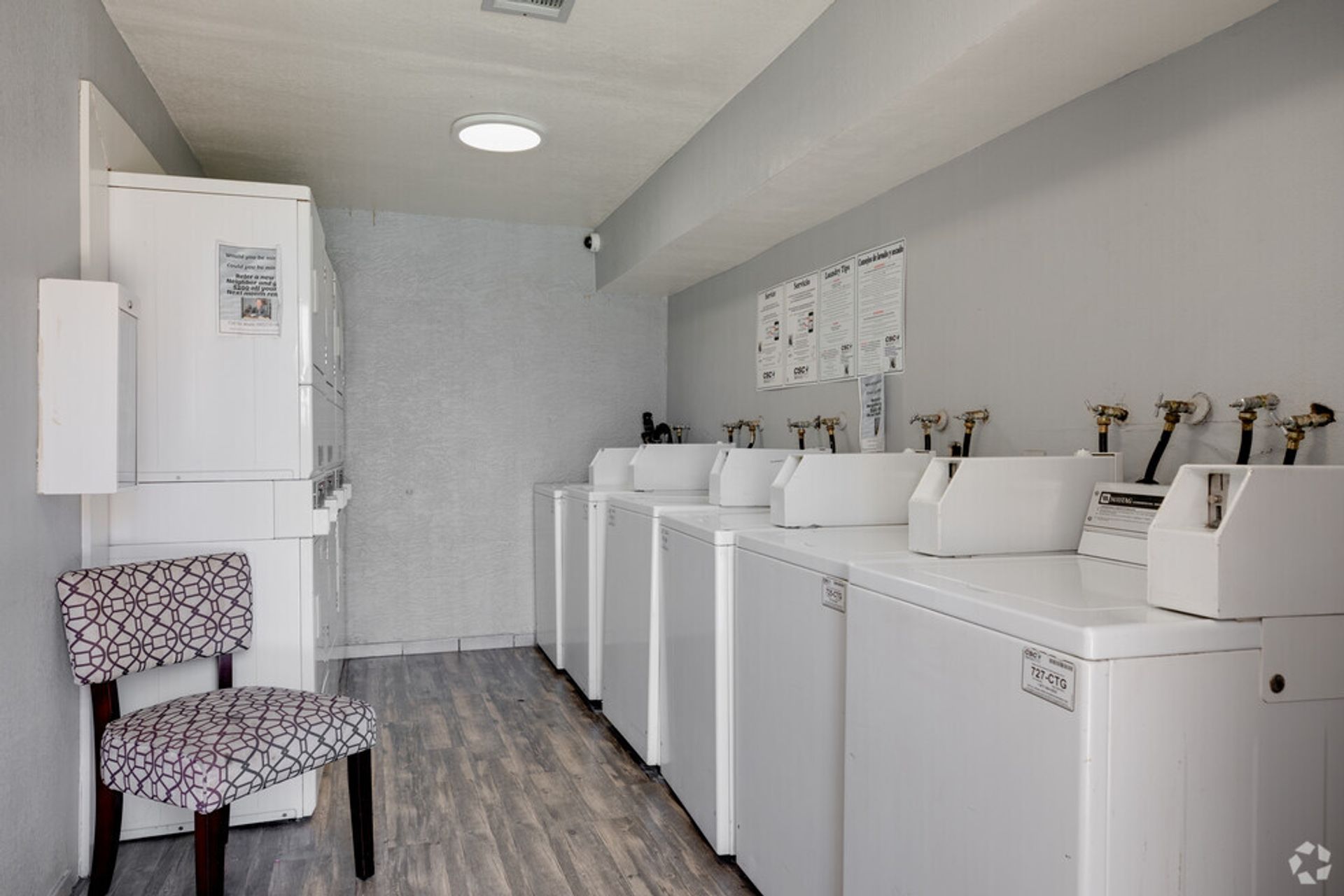 S&amp;T Plaza Apartments 10 of 12