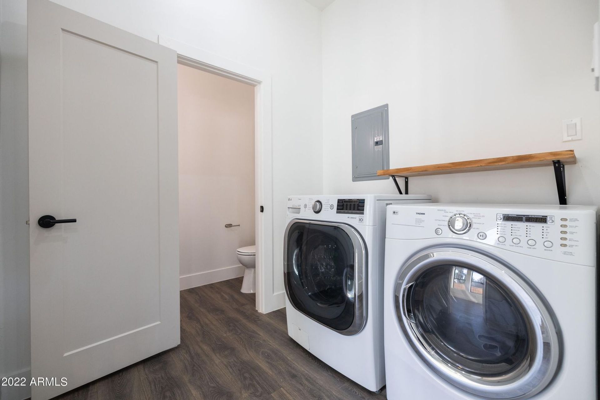 In-home laundry area at 326 North 17th Drive.