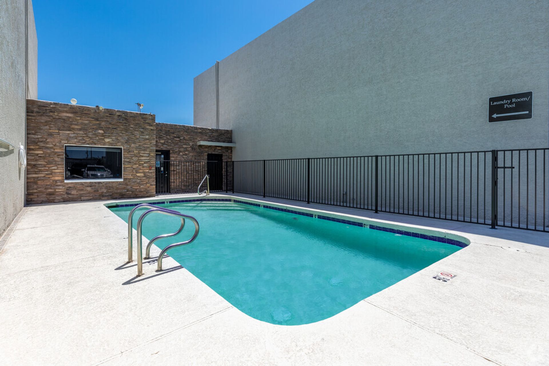 S&amp;T Plaza Apartments 9 of 12