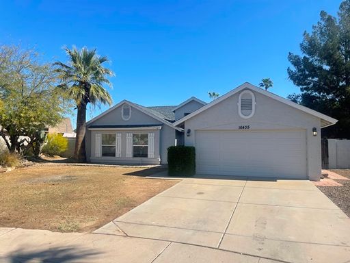 Beautiful 3 bedroom / 3 Bath with a Pool- Available Now!! – photo 1
