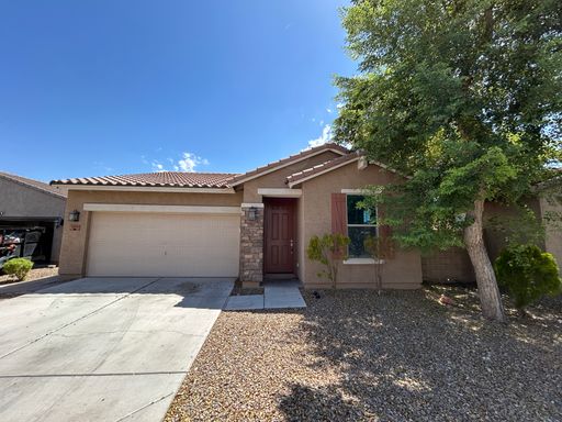 3 bedroom plus den / 2 bathroom home in Country Place available for mid September move-in !!