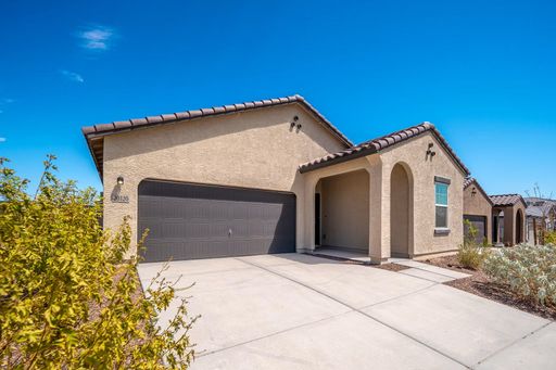 Your Next Home Awaits – 3 Bed, 2 Bath in Litchfield Park, Available for Immediate move in!
