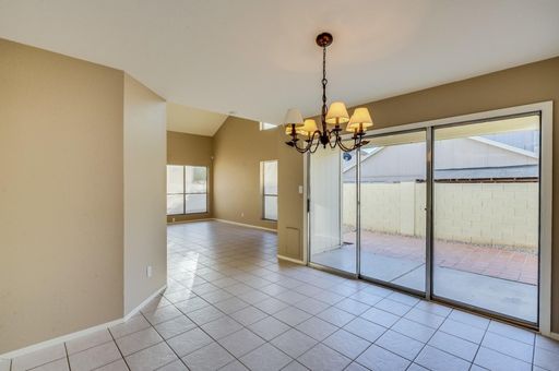 521 E Kristal Way, Phoenix, AZ 85024