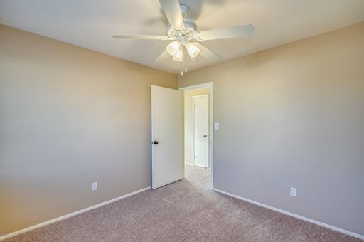 521 E Kristal Way, Phoenix, AZ 85024