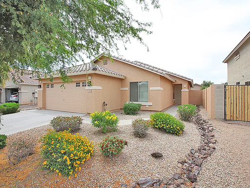 Beautiful 4-Bedroom Home in Surprise! – photo 1