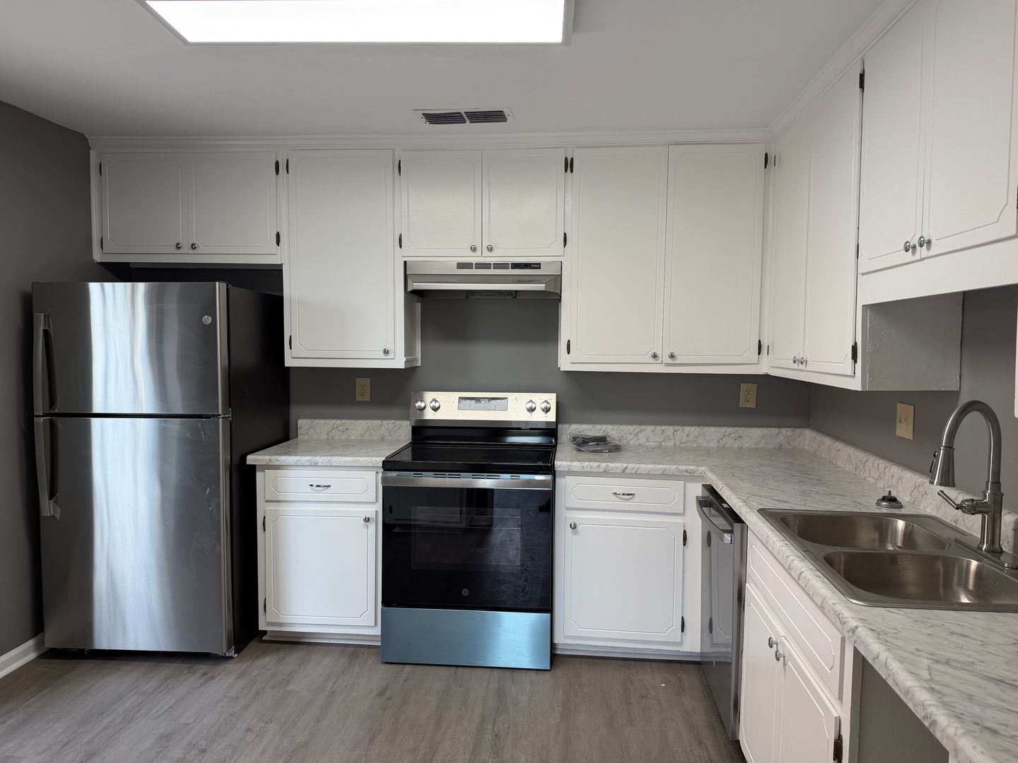 Montgomery House: 6074 Little Lane
