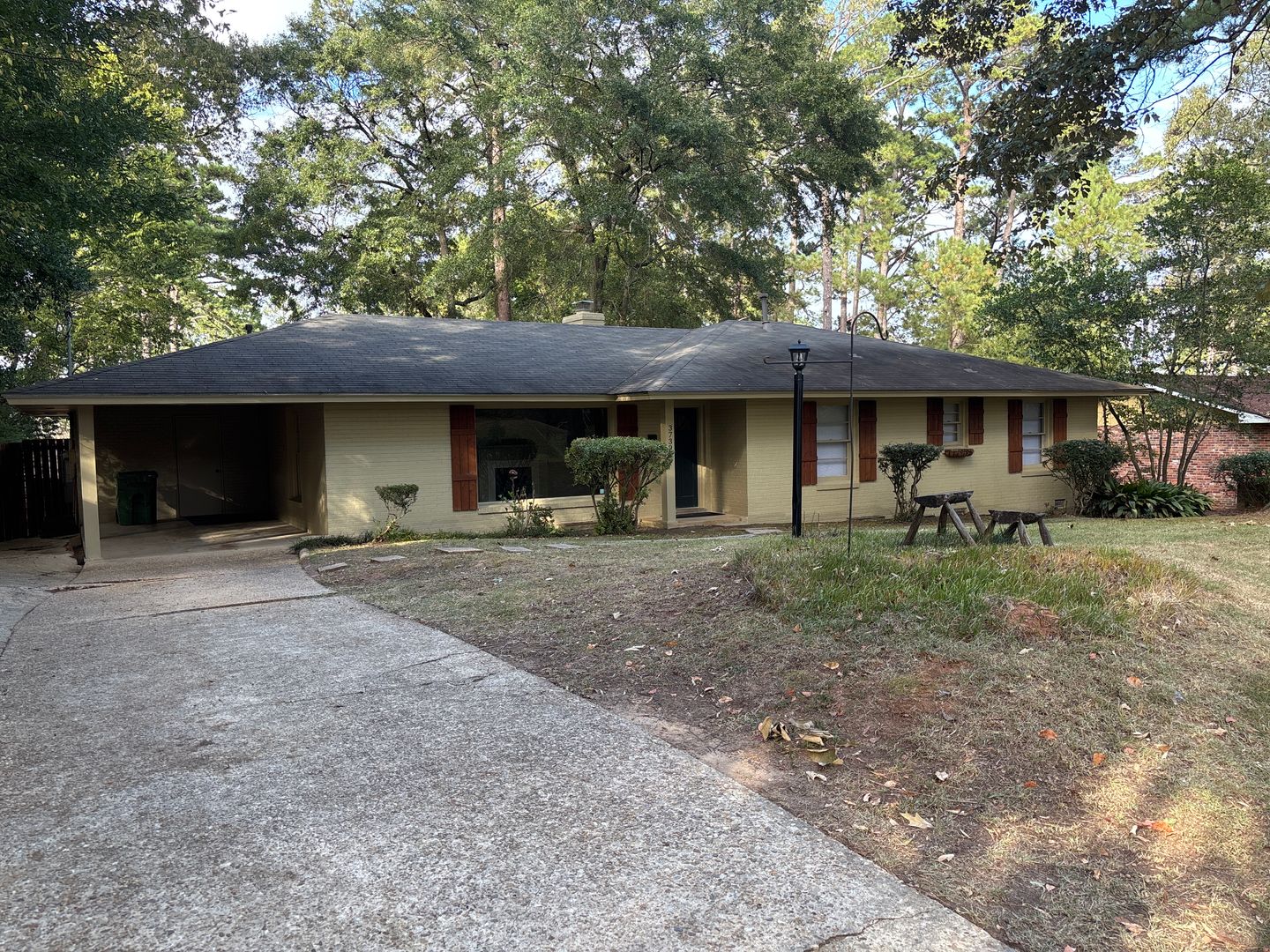 Montgomery House: 3739 Marie Cook Dr