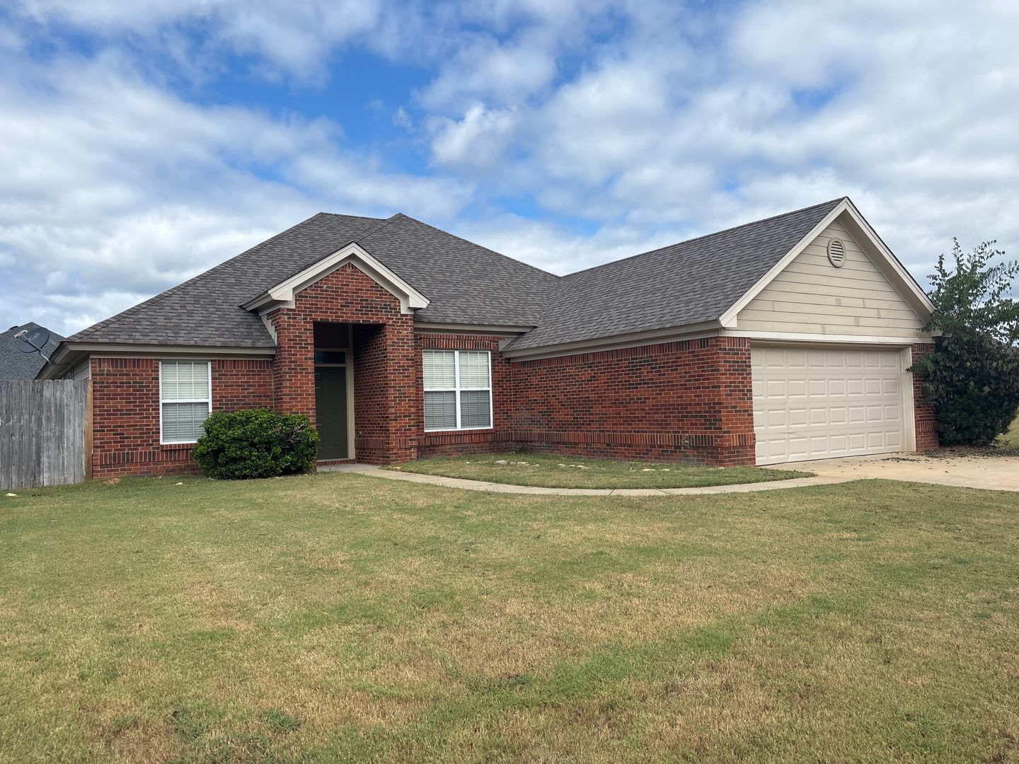 Montgomery House: 10617 Harcourt Trace