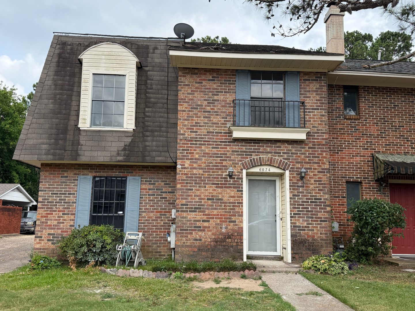 Montgomery House: 6074 Little Lane