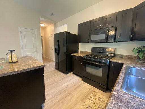 Modern 3 Bedroom Home on Bloomington's West Side – photo 1