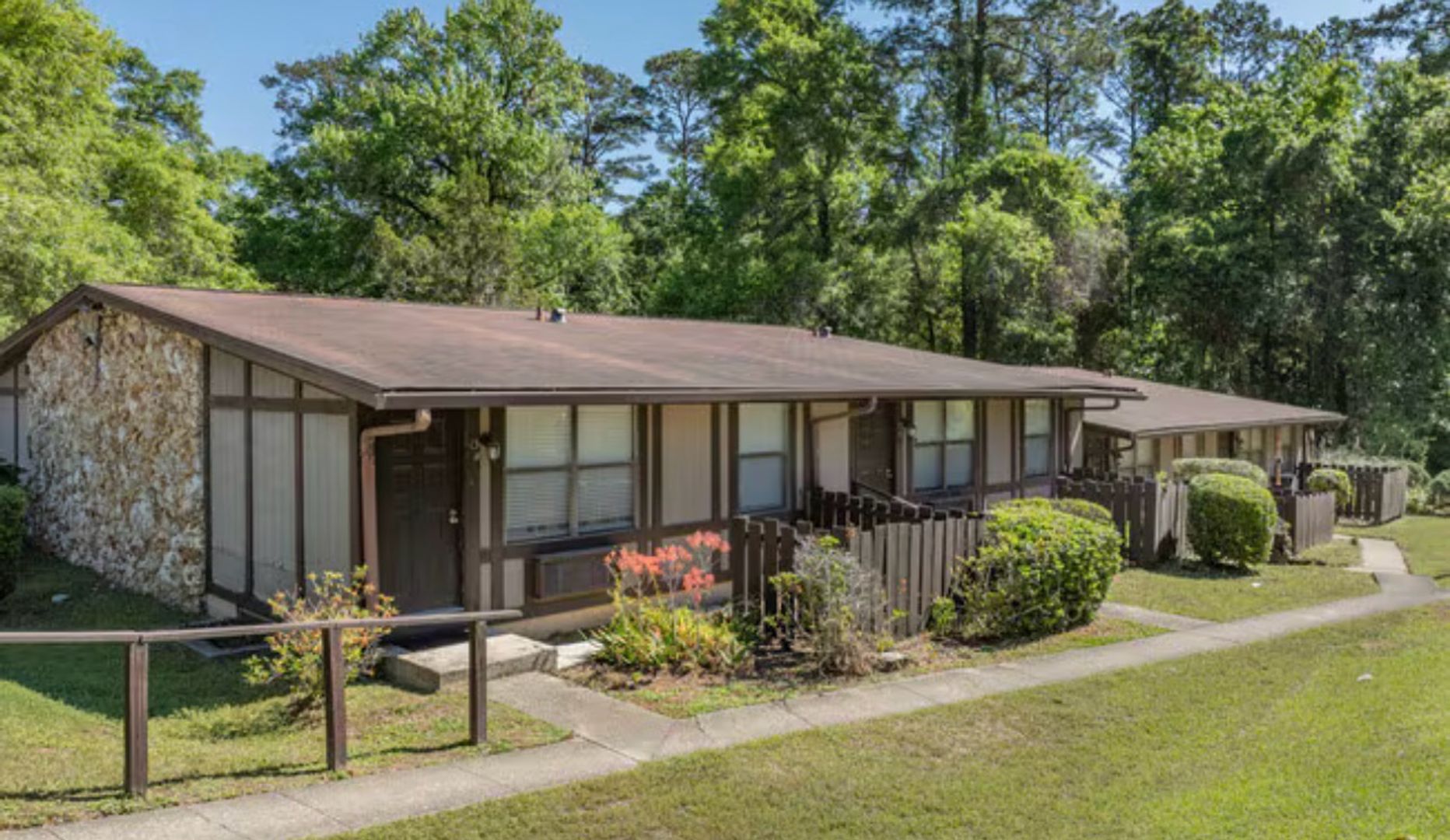 Tallahassee Apartment: 2100 Apalachee Pkwy