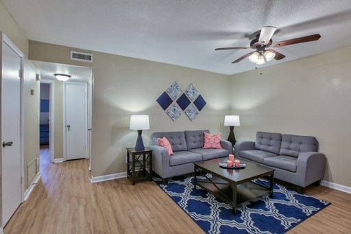 Large 2/1 Apartment Right by Tallahassee Memorial Healthcare – photo 1