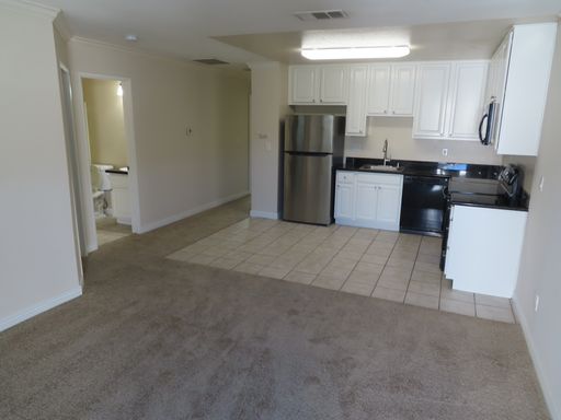 Three Bedroom Two Bathroom Condo with 1 Assigned Parking Space – photo 1