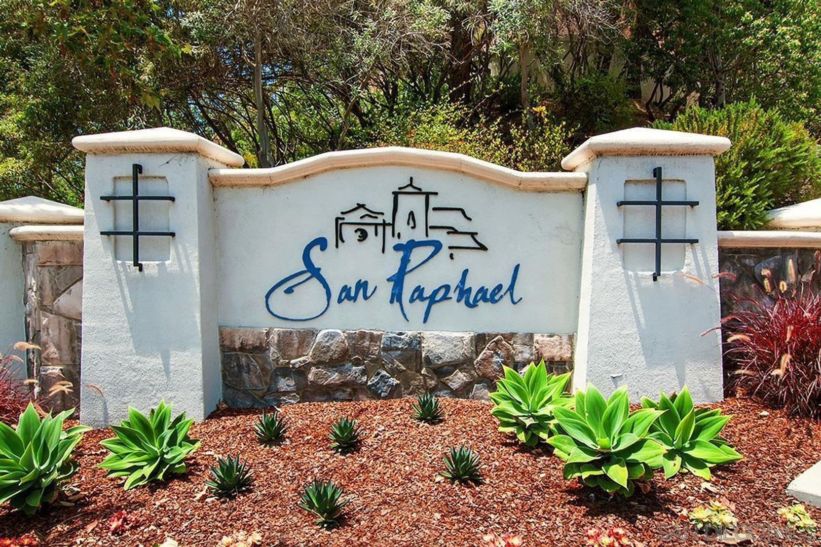 San Diego House: 11333 East San Raphael Driveway