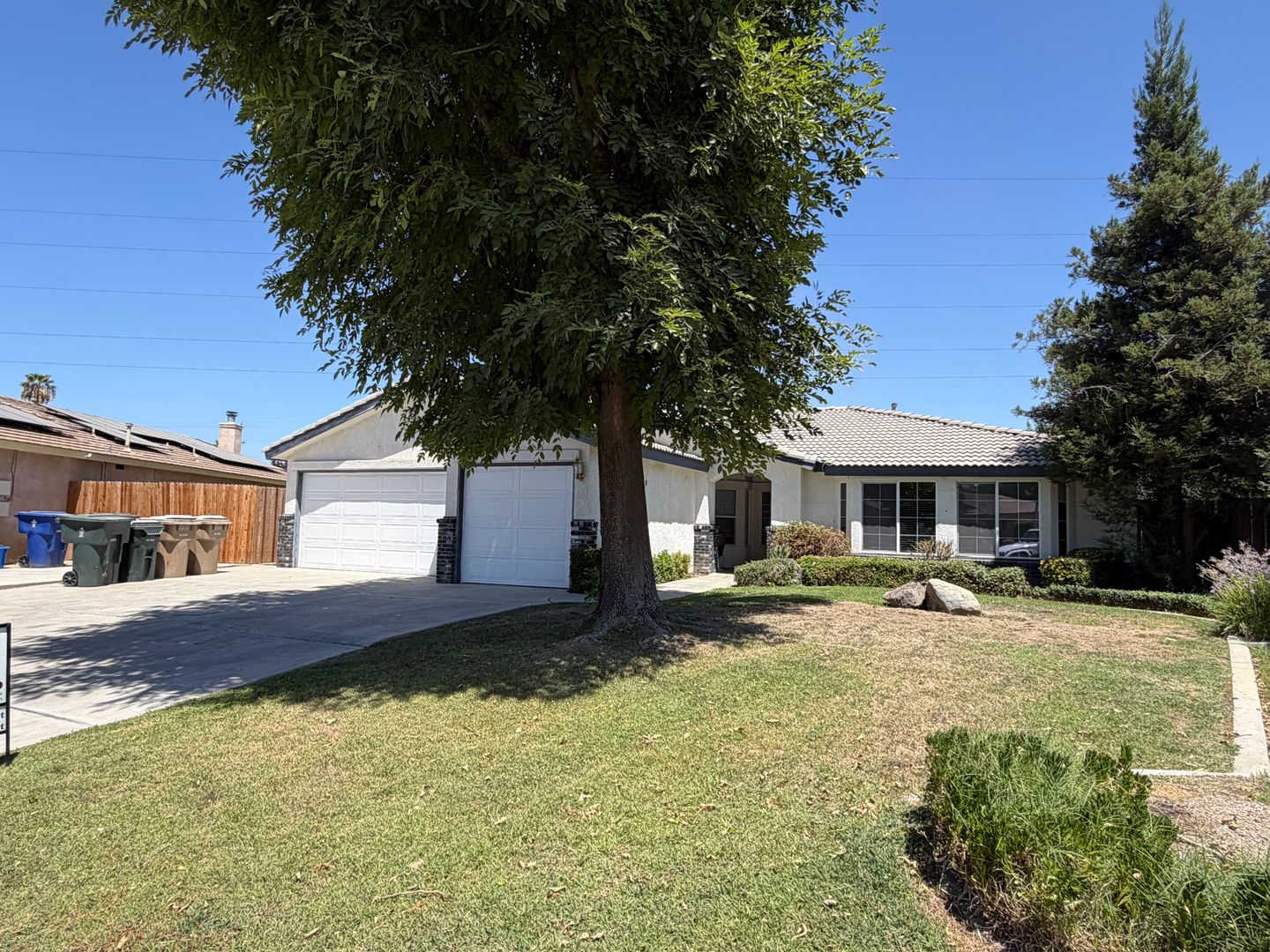 Bakersfield House: 5800 Potenza Lane
