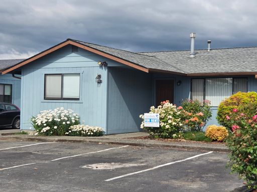 3 Bedroom, 1 Bathroom Duplex