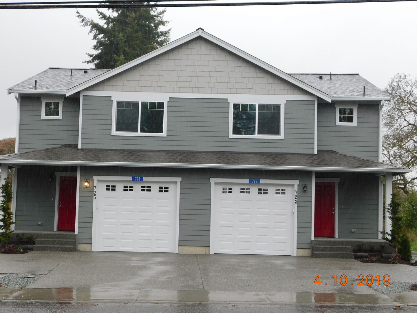 Burlington Apartment: 723/725 Peterson Road