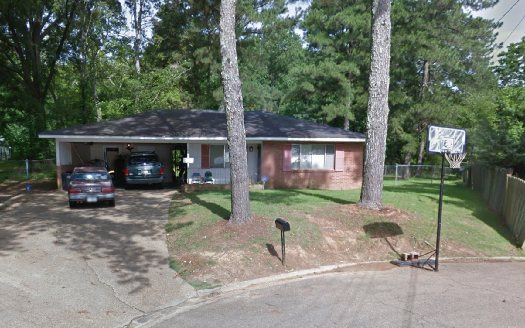 Jackson House: 1645 Camelia Lane
