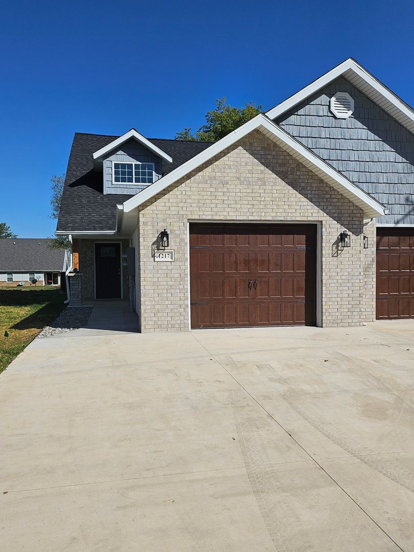 Joplin Multiplex: 1209 - 1219 E 12th St