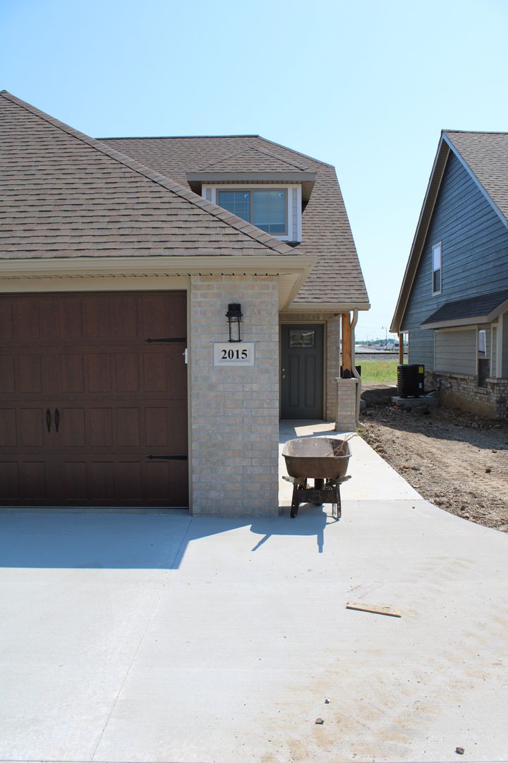 Joplin Apartment: Montana Crossing