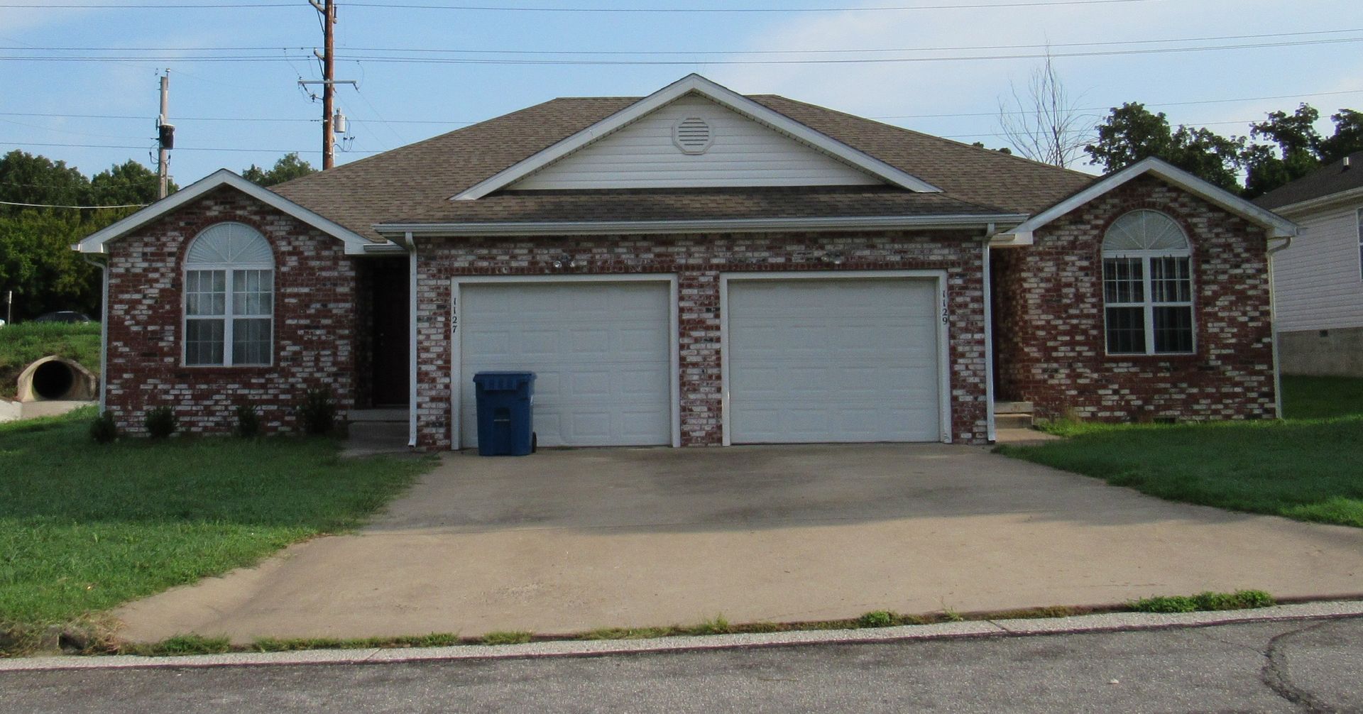 Joplin Apartment: 1127-1129 Yuma