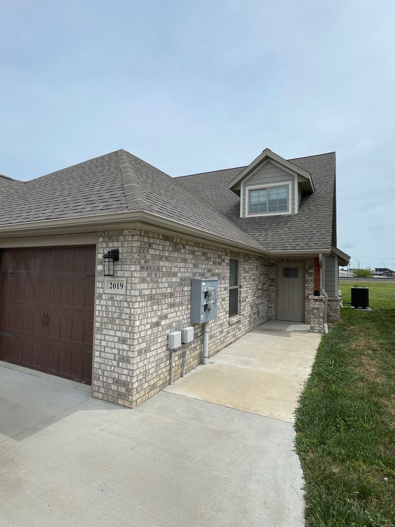 Joplin Apartment: Montana Crossing