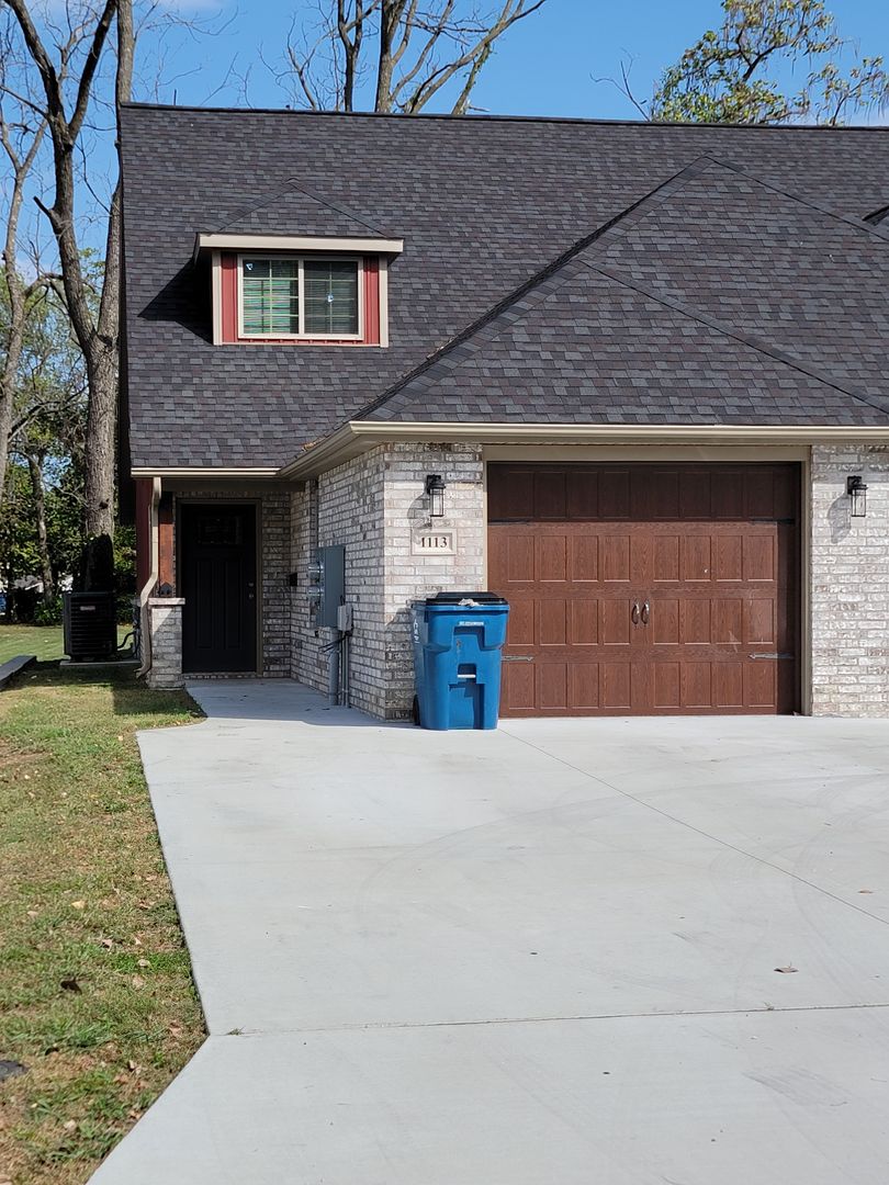 Joplin Apartment: 1113/1115 and 1117/1119 Wisconsin