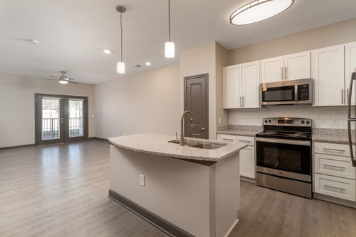 1 month free * advertised rent includes concession* – photo 1
