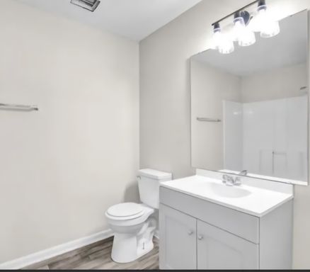 Renovated 2 bedroom unit! – photo 1
