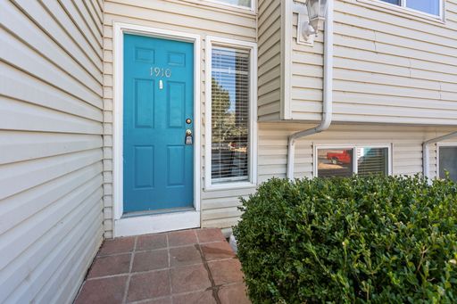 2 bedroom, 1 bathroom in Loveland. – photo 1