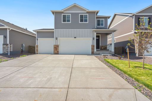 3 bedroom, 2 1/2 bath home in Tailholt!