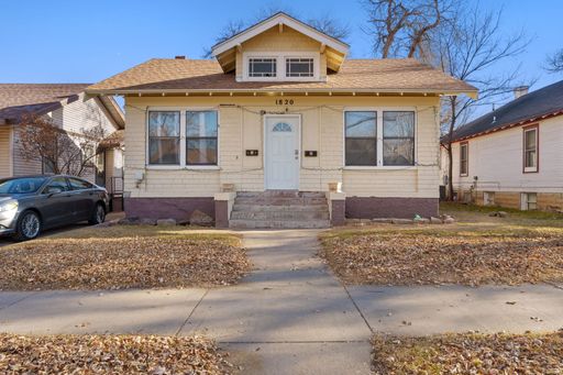 Greeley 4bedroom with Backyard and off-street Parking – photo 1
