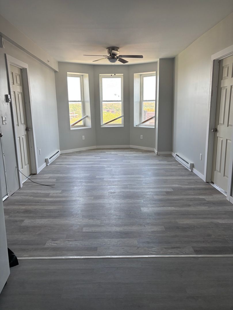 Holyoke Apartment: 287 Elm St.