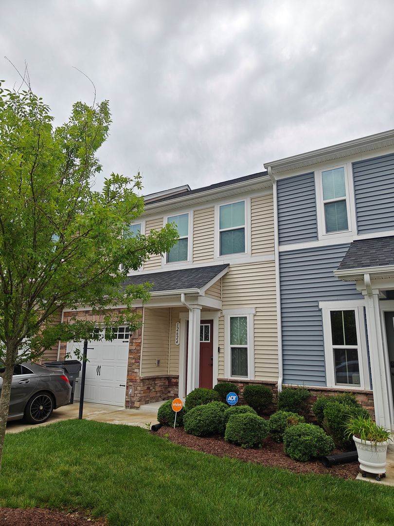 Chester Townhome: 12624 Prestonfield Dr