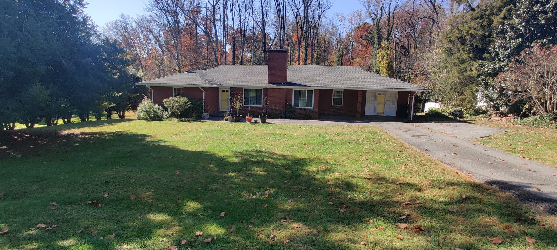 Lynchburg House: 3735 Woodside Ave