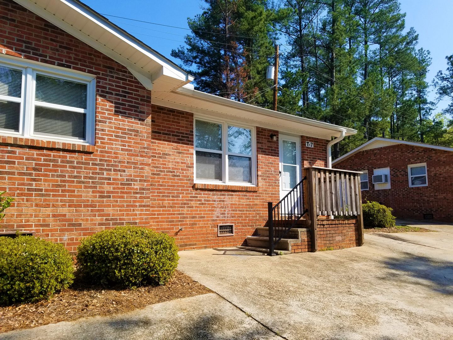 Piedmont Apartment: 129 Beardsley Road