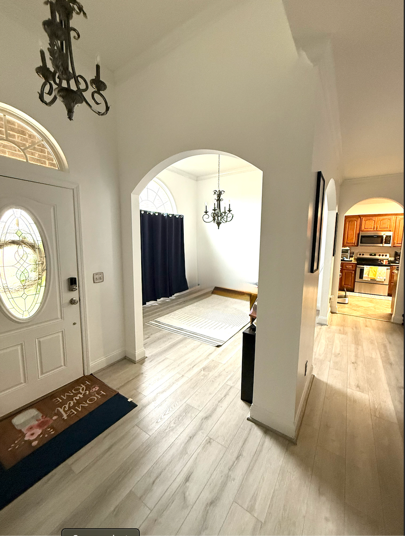 Caledonia House: 373 Renon lane