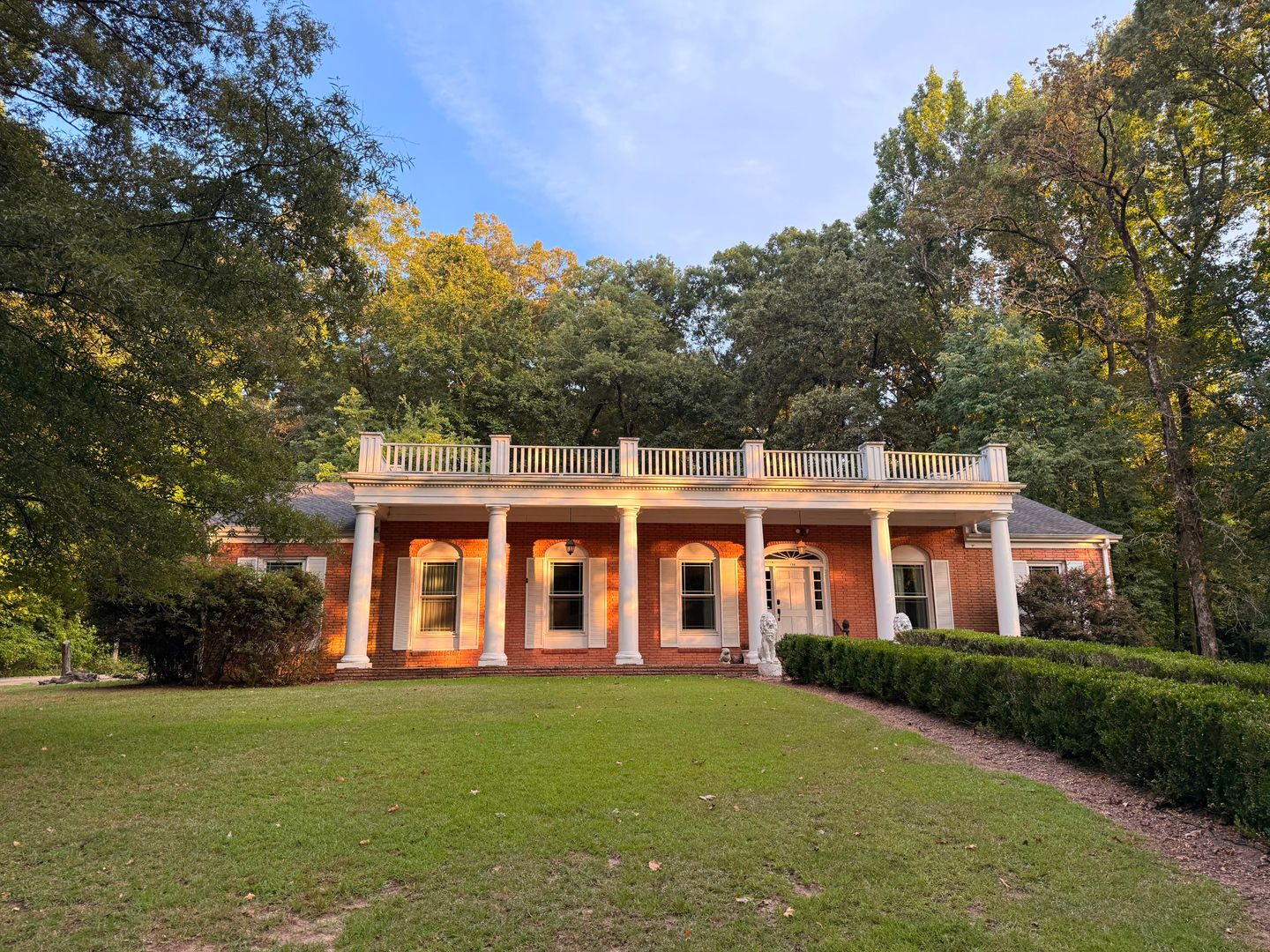 Columbus House: 154 Spivey Rd